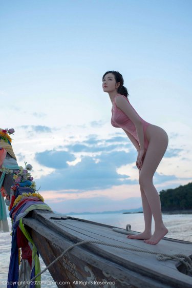 清纯水嫩小美女学人援交碰到